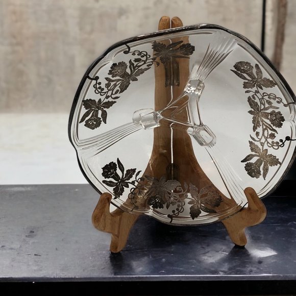 Vintage Clear Glass Footed Serving Dish Plate Overlay Trim Flowers - Picture 2 of 9